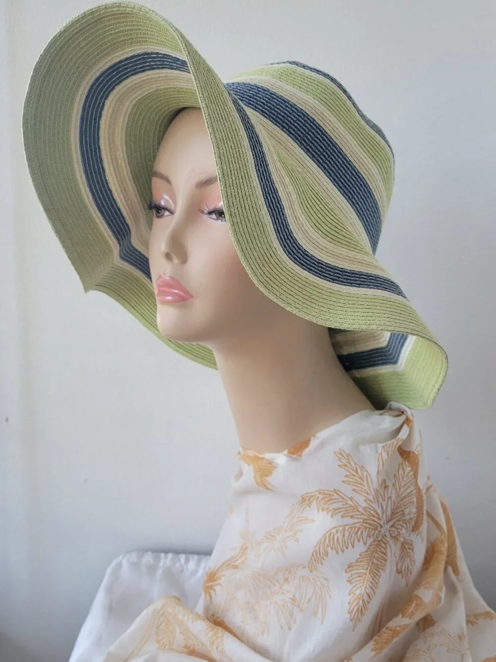 Unbranded Summer /Spring Lime Green Floppy Straw Hat